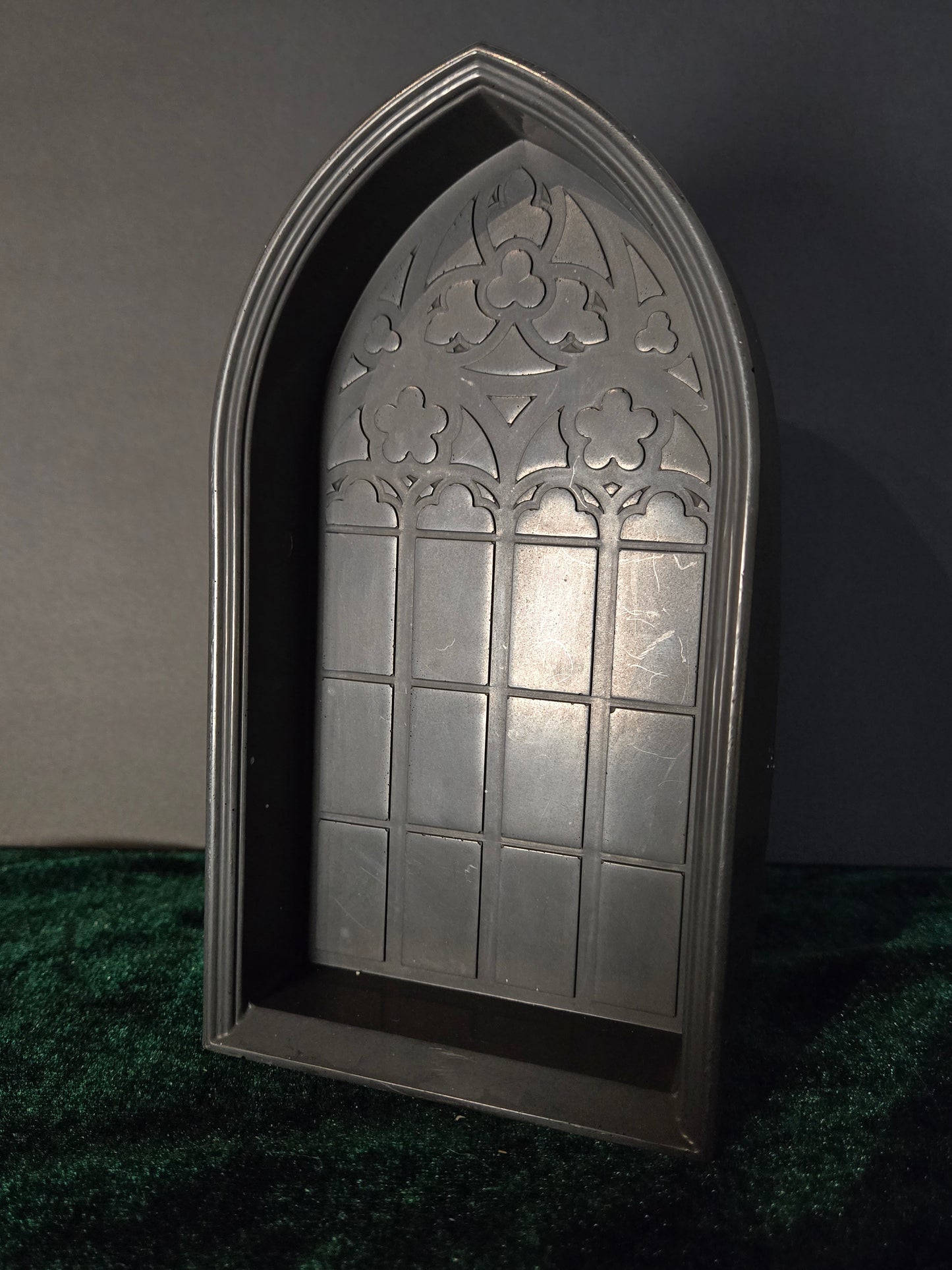 Gothic Arch Tray